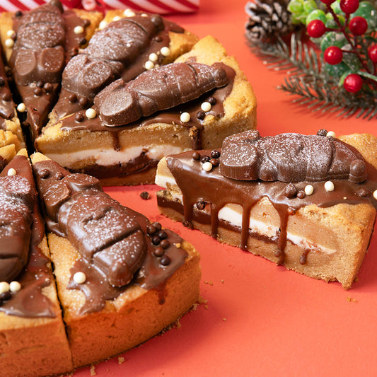 Full Cookie Pie - Kit Kat Santa