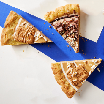 Cookie Pizza - 1/2 Caramelised Biscuit 1/2 Bueno